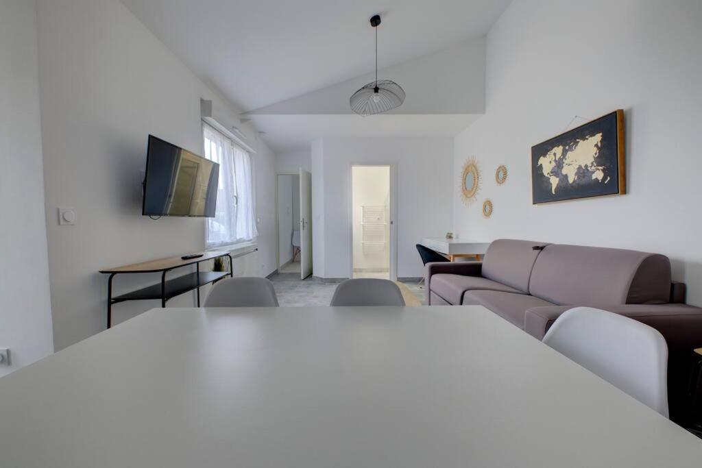 Les Forges Fond Apartment Avoine Ngoại thất bức ảnh